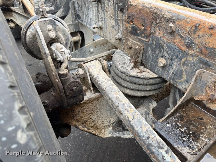 image for item FU4538 2002 Mack CV truck cab and chassis
