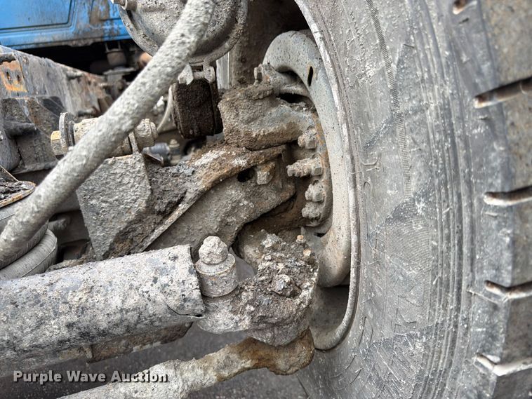 image for item FU4538 2002 Mack CV truck cab and chassis