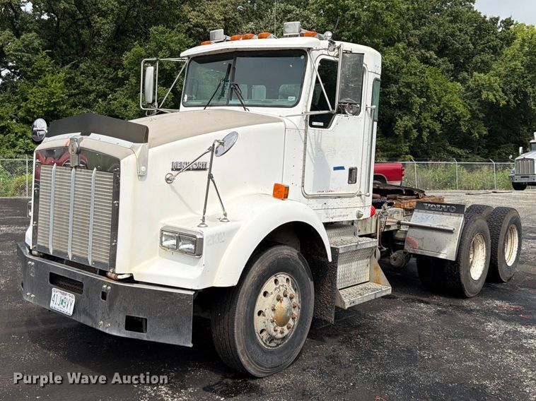 1997 Kenworth T800 semi truck