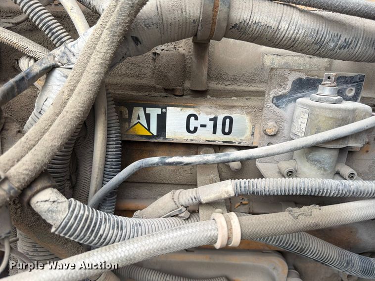 image for item FU4539 1997 Kenworth T800 semi truck
