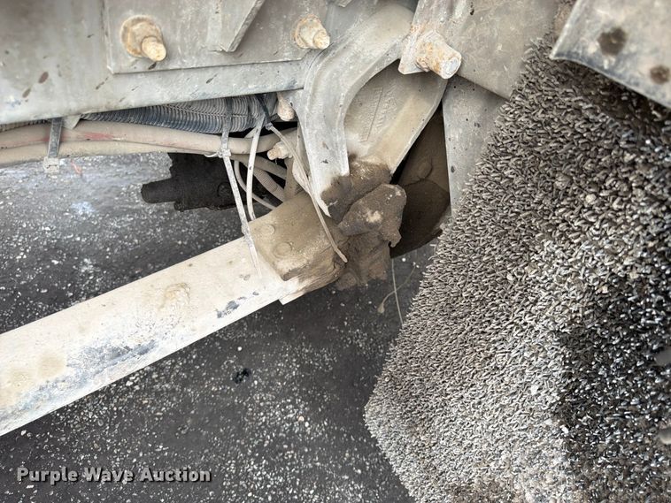 image for item FU4539 1997 Kenworth T800 semi truck
