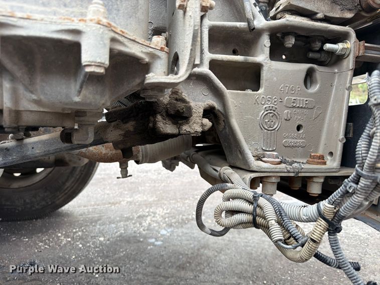 image for item FU4539 1997 Kenworth T800 semi truck