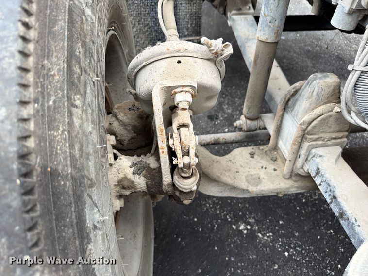 image for item FU4539 1997 Kenworth T800 semi truck