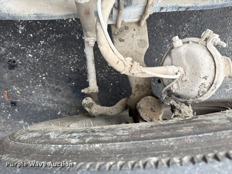 image for item FU4539 1997 Kenworth T800 semi truck