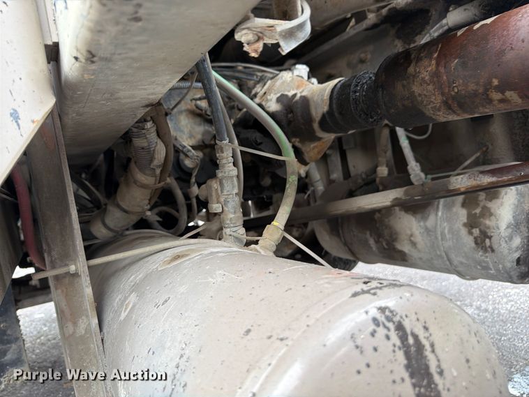 image for item FU4539 1997 Kenworth T800 semi truck