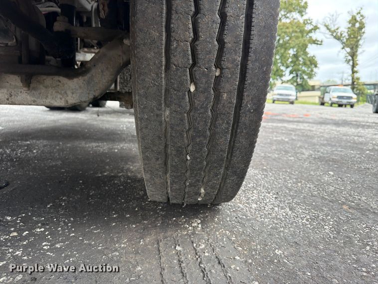image for item FU4539 1997 Kenworth T800 semi truck