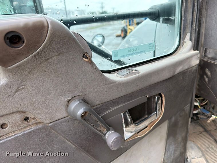 image for item FU4540 2010 Kenworth T800 truck cab and chassis