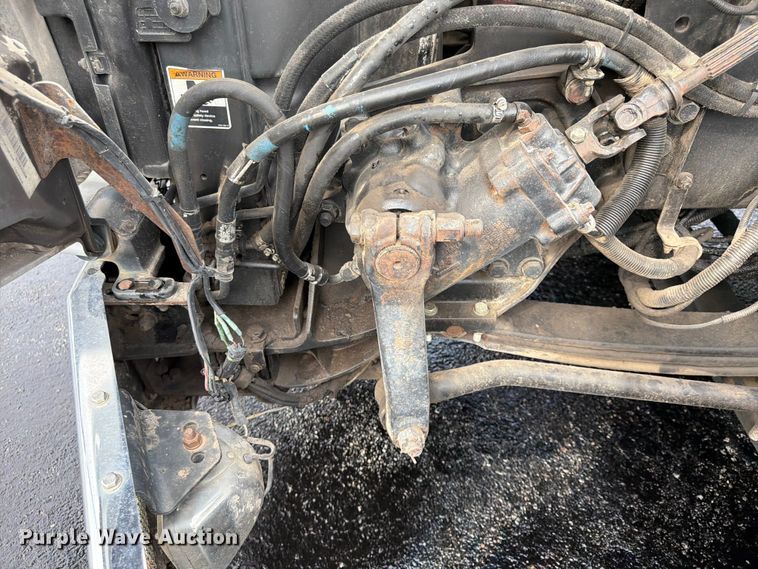image for item FU4540 2010 Kenworth T800 truck cab and chassis
