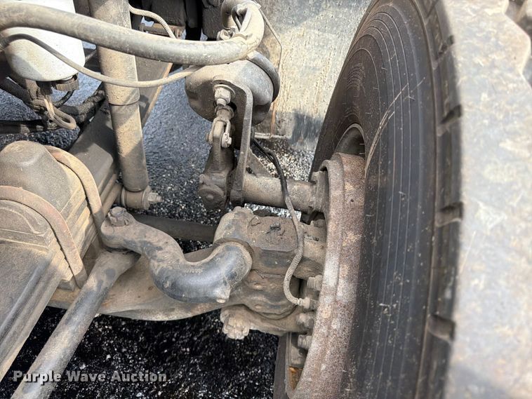 image for item FU4540 2010 Kenworth T800 truck cab and chassis