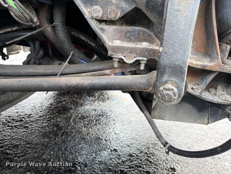 image for item FU4540 2010 Kenworth T800 truck cab and chassis