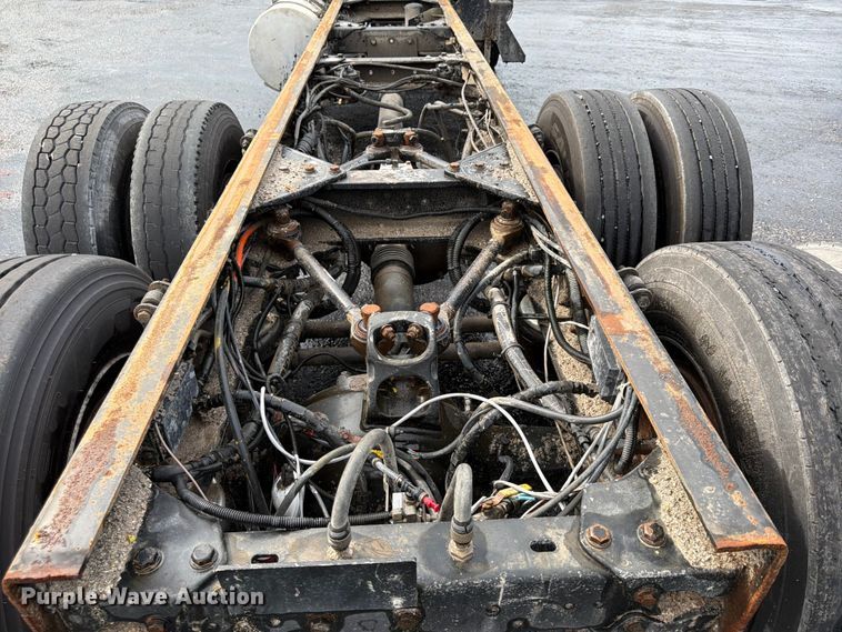 image for item FU4540 2010 Kenworth T800 truck cab and chassis