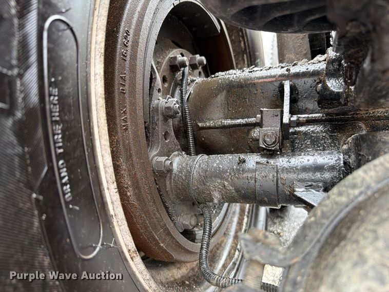 image for item FU4540 2010 Kenworth T800 truck cab and chassis