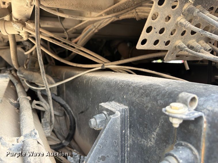 image for item FU4540 2010 Kenworth T800 truck cab and chassis