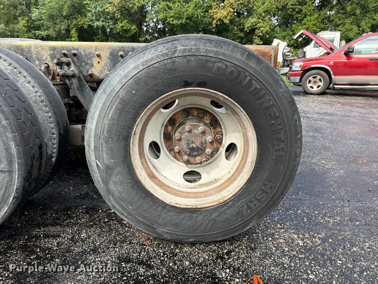 image for item FU4540 2010 Kenworth T800 truck cab and chassis