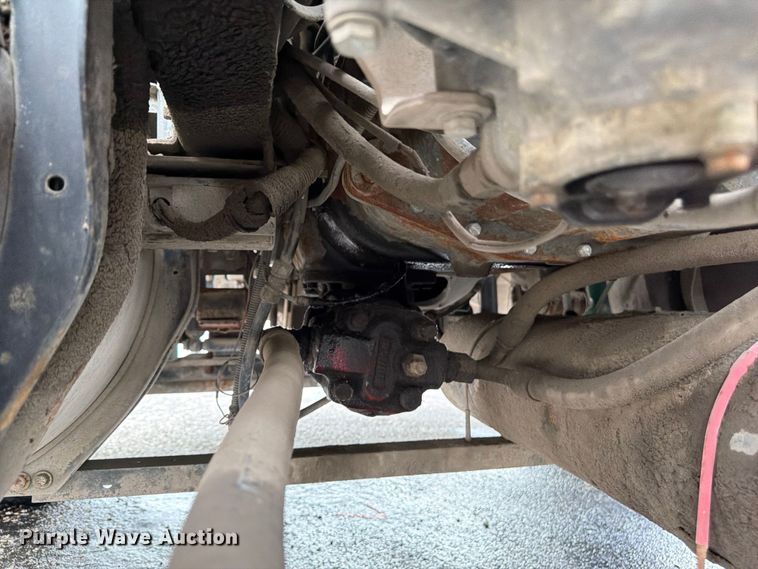 image for item FU4541 2000 International 9100i semi truck