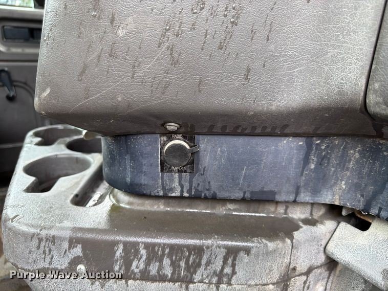 image for item FU4541 2000 International 9100i semi truck