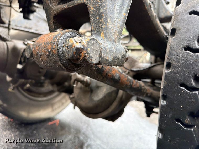 image for item FU4541 2000 International 9100i semi truck