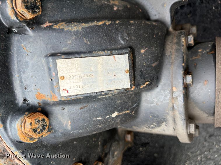 image for item FU4541 2000 International 9100i semi truck