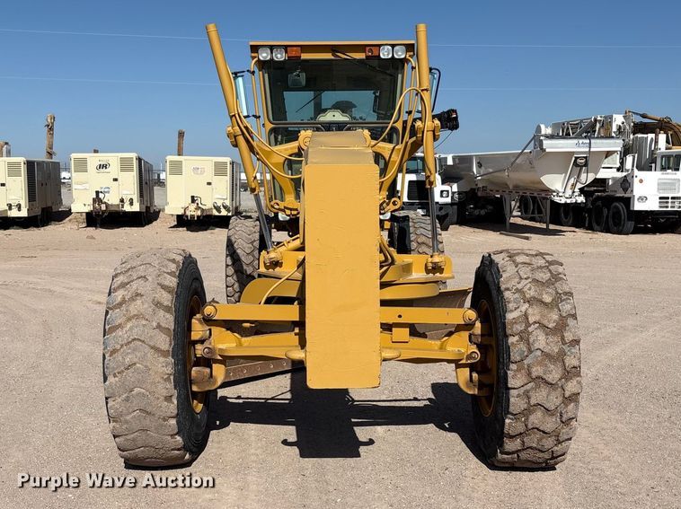 image for item JM9477 1999 Caterpillar 140H motor grader
