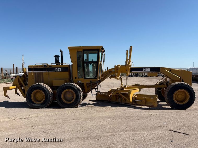 image for item JM9477 1999 Caterpillar 140H motor grader