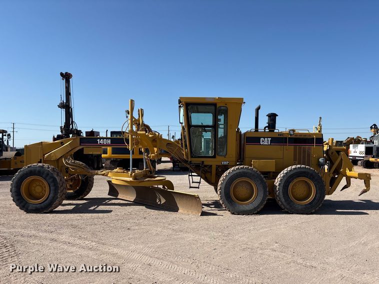 image for item JM9477 1999 Caterpillar 140H motor grader