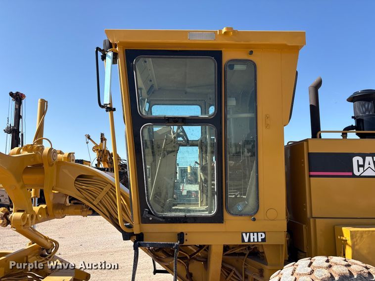 image for item JM9477 1999 Caterpillar 140H motor grader