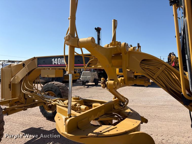 image for item JM9477 1999 Caterpillar 140H motor grader