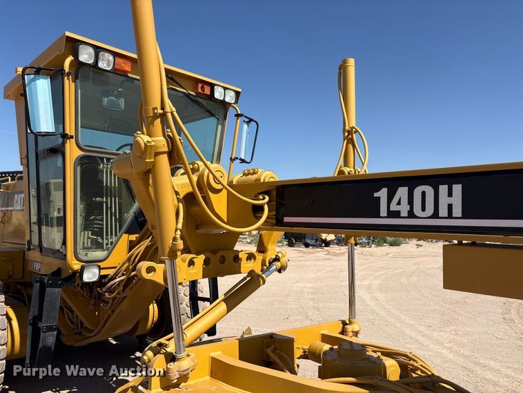 image for item JM9477 1999 Caterpillar 140H motor grader