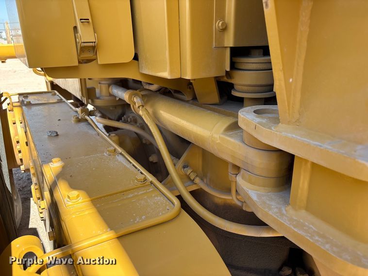 image for item JM9477 1999 Caterpillar 140H motor grader