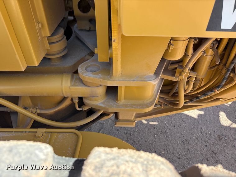 image for item JM9477 1999 Caterpillar 140H motor grader