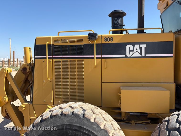 image for item JM9477 1999 Caterpillar 140H motor grader