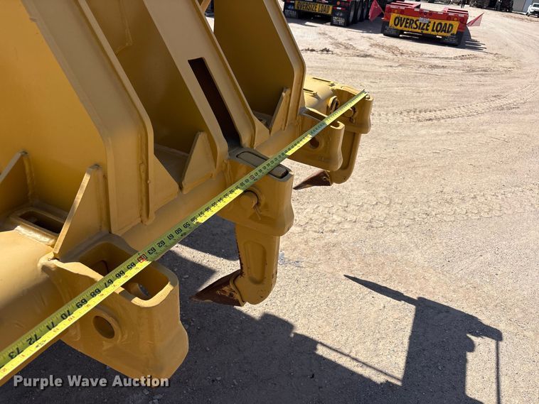 image for item JM9477 1999 Caterpillar 140H motor grader