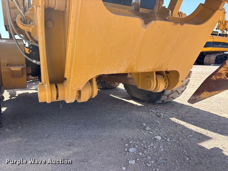 image for item JM9477 1999 Caterpillar 140H motor grader