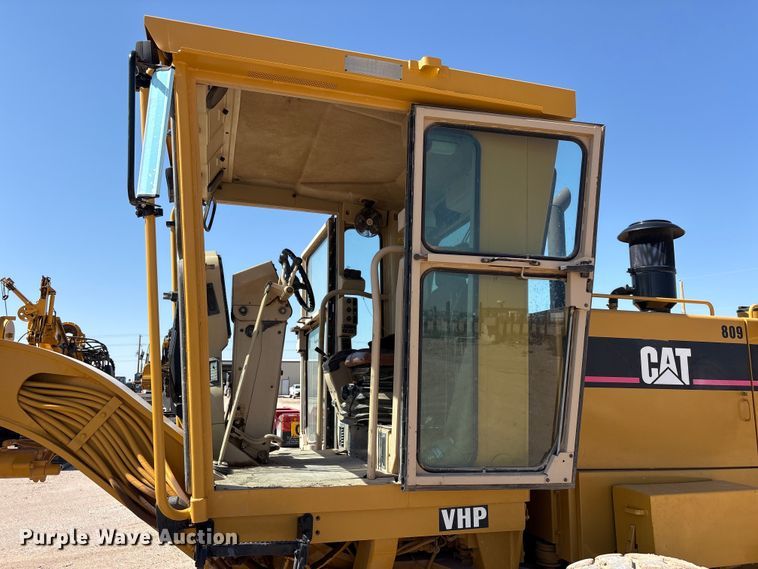 image for item JM9477 1999 Caterpillar 140H motor grader