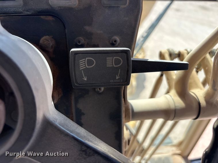 image for item JM9477 1999 Caterpillar 140H motor grader