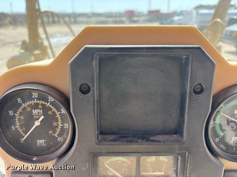 image for item JM9477 1999 Caterpillar 140H motor grader