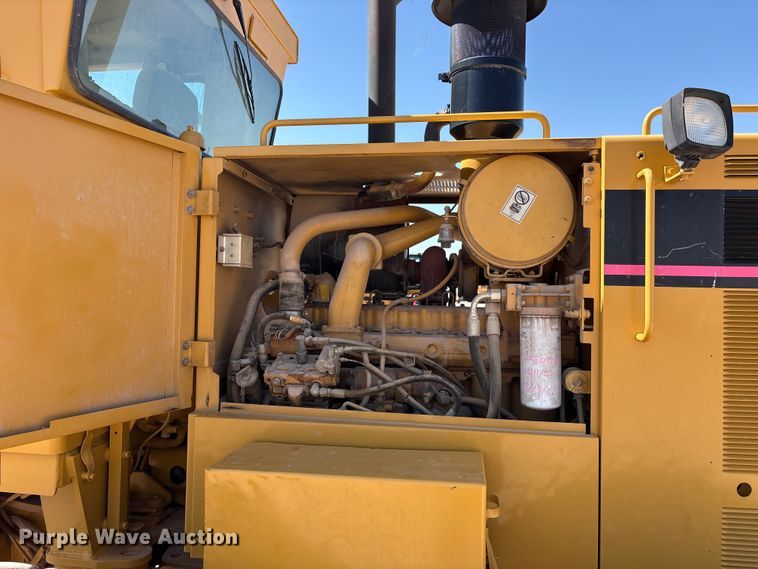 image for item JM9477 1999 Caterpillar 140H motor grader