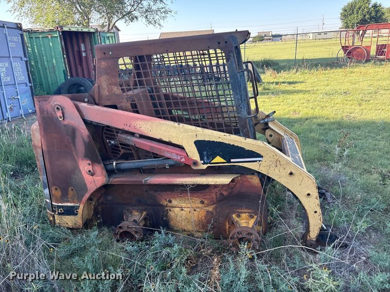 image for item JM9488 Caterpillar 216 skid steer loader