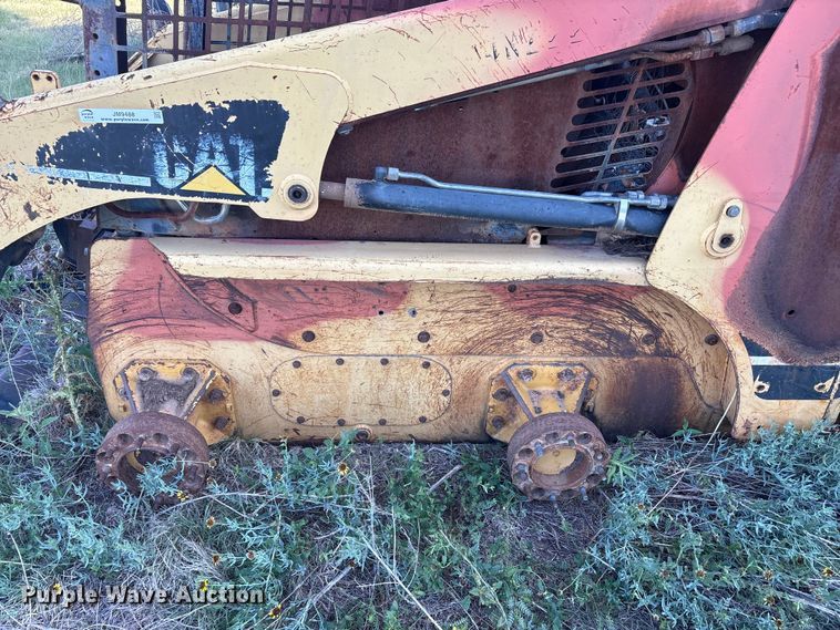 image for item JM9488 Caterpillar 216 skid steer loader
