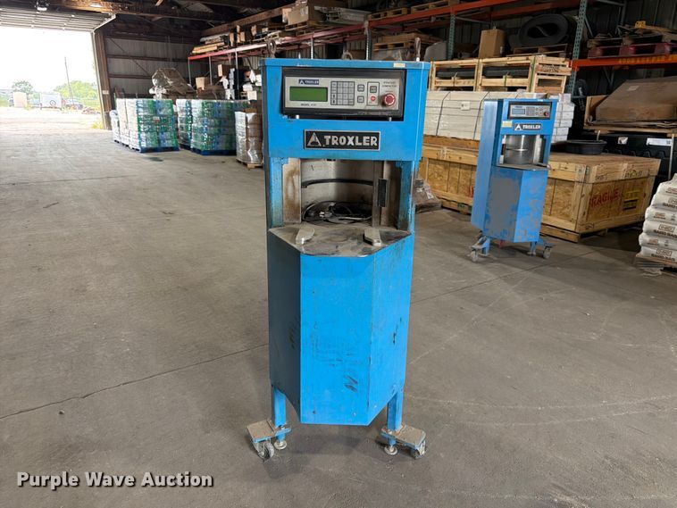 image for item MQ9047 2007 Troxler 4141 gyratory compactor