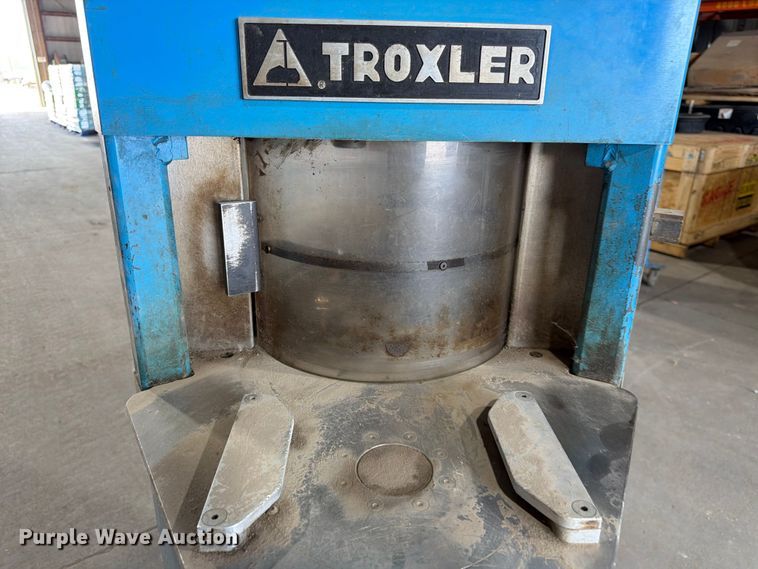 image for item MQ9047 2007 Troxler 4141 gyratory compactor