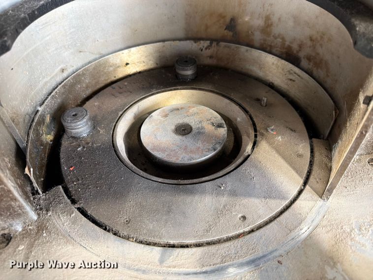 image for item MQ9047 2007 Troxler 4141 gyratory compactor