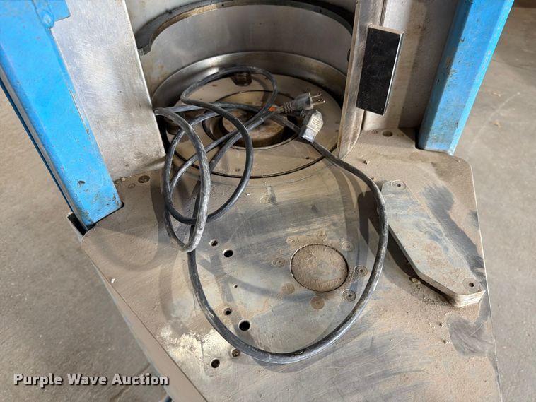 image for item MQ9048 Troxler 4141 gyratory compactor