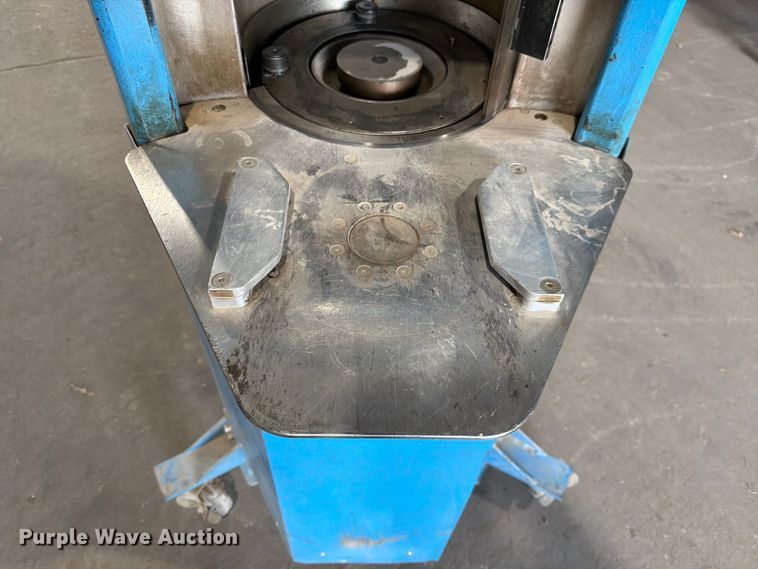 image for item MQ9049 Troxler 4141 gyratory compactor