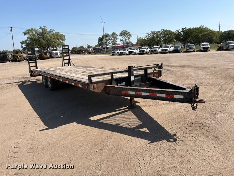 image for item MZ9747 2007 PJ Trailers equipment trailer