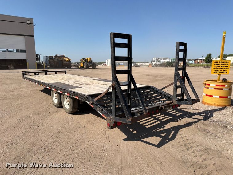 image for item MZ9747 2007 PJ Trailers equipment trailer