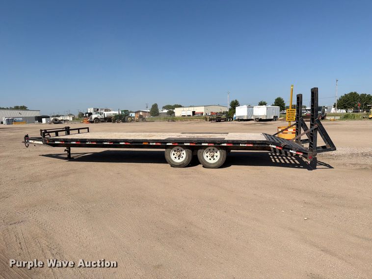 image for item MZ9747 2007 PJ Trailers equipment trailer