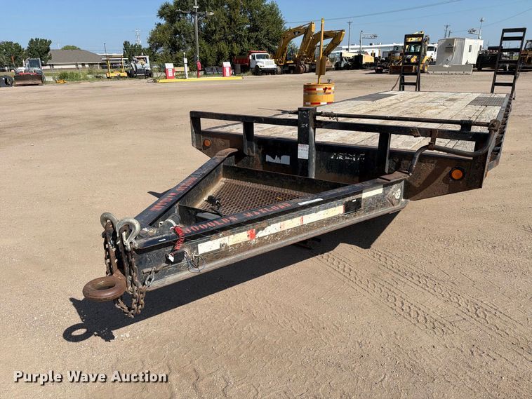 image for item MZ9747 2007 PJ Trailers equipment trailer
