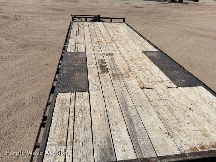 image for item MZ9747 2007 PJ Trailers equipment trailer
