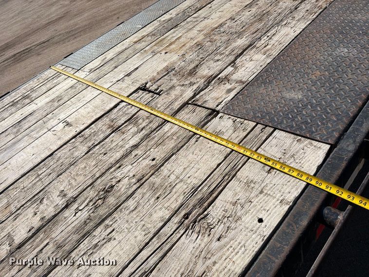 image for item MZ9747 2007 PJ Trailers equipment trailer